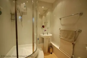 London House - Image 2