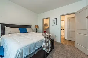 Beautiful chic modern one bedroom - Image 2