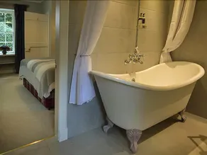Lodge - Image 5