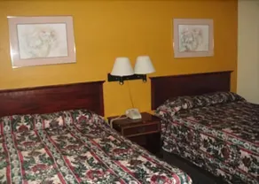 Sugar Creek Inn - Image 2