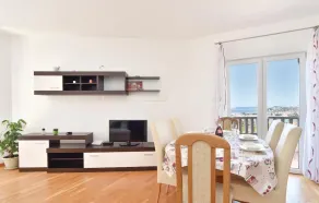 Three-Bedroom Apartment In Podstrana - Image 4