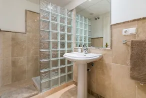 Charming 4-bed Villa in San Roque - Image 2
