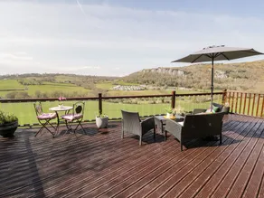 Summertime Lodge - Image 5