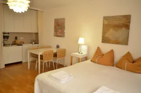 GoVienna Urban Living Belvedere Apartment - Image 3
