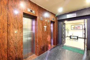 Chandra Grand Hotel by OYO Rooms - Image 2