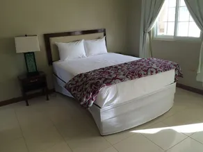 Glistening Waters Hotel - Image 2