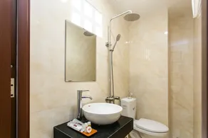Euro Gold House And Coffee by OYO Rooms - Image 2