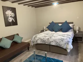 Pinewood Cottage Deluxe Self Catering Apartments - Image 5
