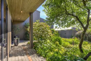 Ocean Retreat - Image 5
