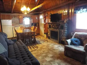 Crooked Lake Resort Cabin 4 (Eagles Nest) Holiday home 3 BestStayz.1 - Image 5