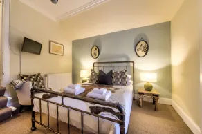 Amadeus Guest House - Image 5