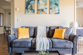 1 BR Apt with Parking by Frontdesk - Image 5