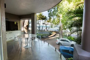 603 On The Beach Luxury Apartment - Image 3