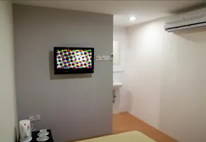 Joy Inn Hotel - Image 4