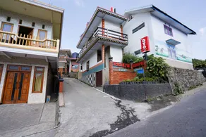 OYO 1048 Rahayu Bromo Hotel - Image 3