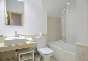 Aspasios San Mateo Boutique Apartments - Image 2