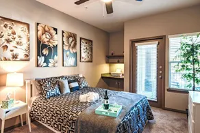 Escape the Busy City Come Relax in The Woodlands - Image 3