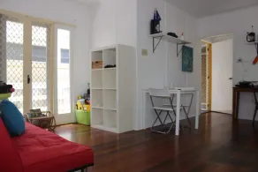 Eclectic 1 Bedroom Apartment in the Heart of Palm Beach - Image 4