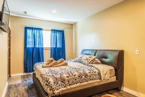Cozy Fremont Studio With King Bed - Image 2