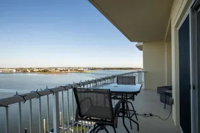 Yacht Club Dream 3 Bedroom Condo by Redawning - Image 3