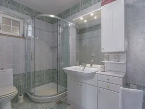 Beautiful villa with a large pool and wonderful garden for your dream vacation - Image 3