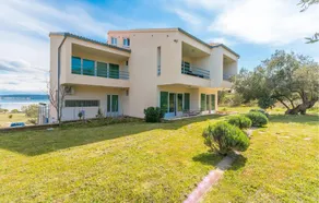 Stunning Apartment in Banj With Wifi and 2 Bedrooms - Image 4