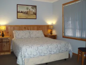 Woody Grange Chalets - Image 2
