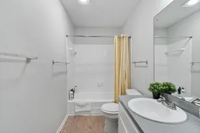 Stylish 2BR Near UT Highland Evonify - Image 4