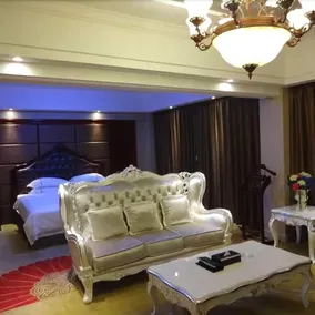 Golden Harbor Hotel - Image 2