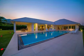 Luxury Modern 4 BR Pool Villa - PH111 - Image 2