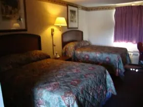 Stay Plus Hotel - Image 2