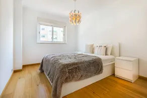 Olaias Flat with Free Parking - Image 5