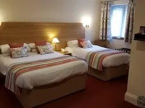 Apple Tree Hotel - Image 2