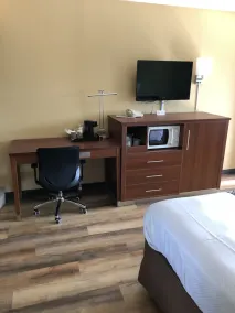 Knights Inn Motel - Image 3