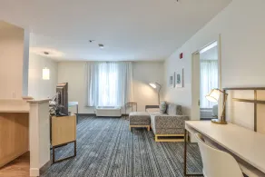 Alluxsuites at 1876, Ascend Hotel Collection - Image 3