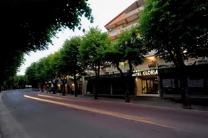 Hotel Gloria - Image 2