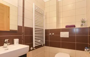 Awesome Home in Dugopolje With Wifi and 4 Bedrooms - Image 3