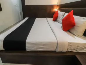 Capital O Hotel Krishna - Image 2