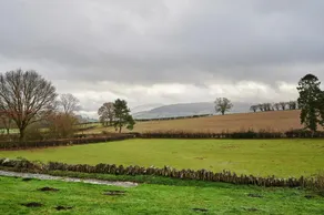 Host Stay Penrheol Farmhouse - Image 5
