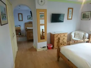 Hayleaze Bed & Breakfast - Image 3