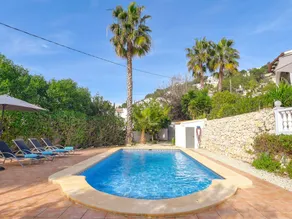 Elegant Villa with Pool - Image 2