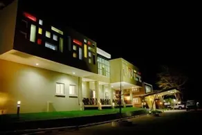 Snowcrest Hotel - Image 3