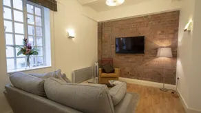 Cleyro Serviced Apartments - City Centre Apartments - Image 4