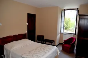 Logis Hotel L'Eveche - Image 3