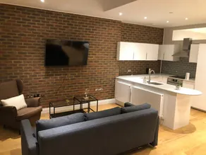Stamford Brook Apartments - Image 2