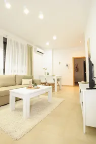 Deluxe Apartment San Julian with parking - Image 3