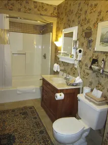 The Jenkins Inn - Image 2
