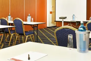 Sunday Hotel Hannover - Image 2