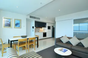 Orchid Residences - HR Surfers Paradise - Image 4