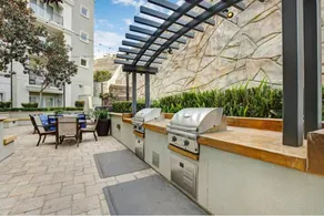Yes it's right 2 suites and 3 bath in the Heart of San Diego FB2 - Image 3